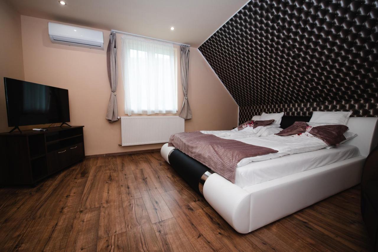 Videki Vendeghaz A Buekkben, Pezsgofuerdovel. Apartment Kirald ภายนอก รูปภาพ