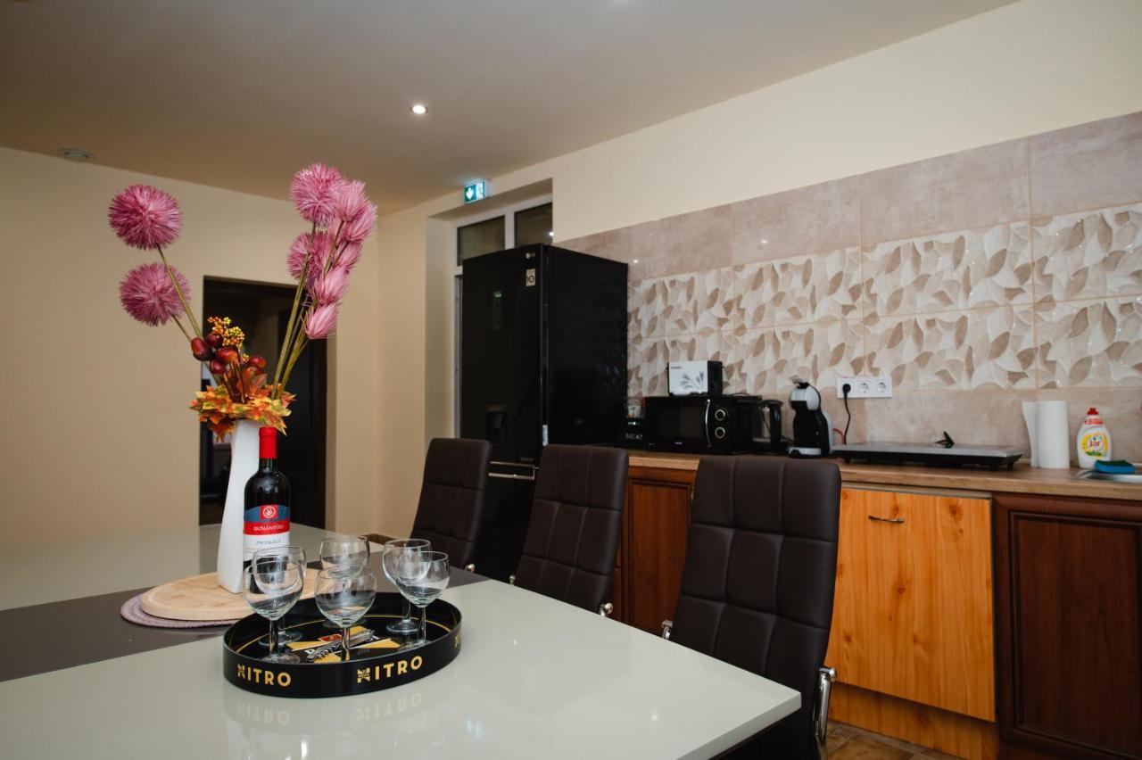 Videki Vendeghaz A Buekkben, Pezsgofuerdovel. Apartment Kirald ภายนอก รูปภาพ