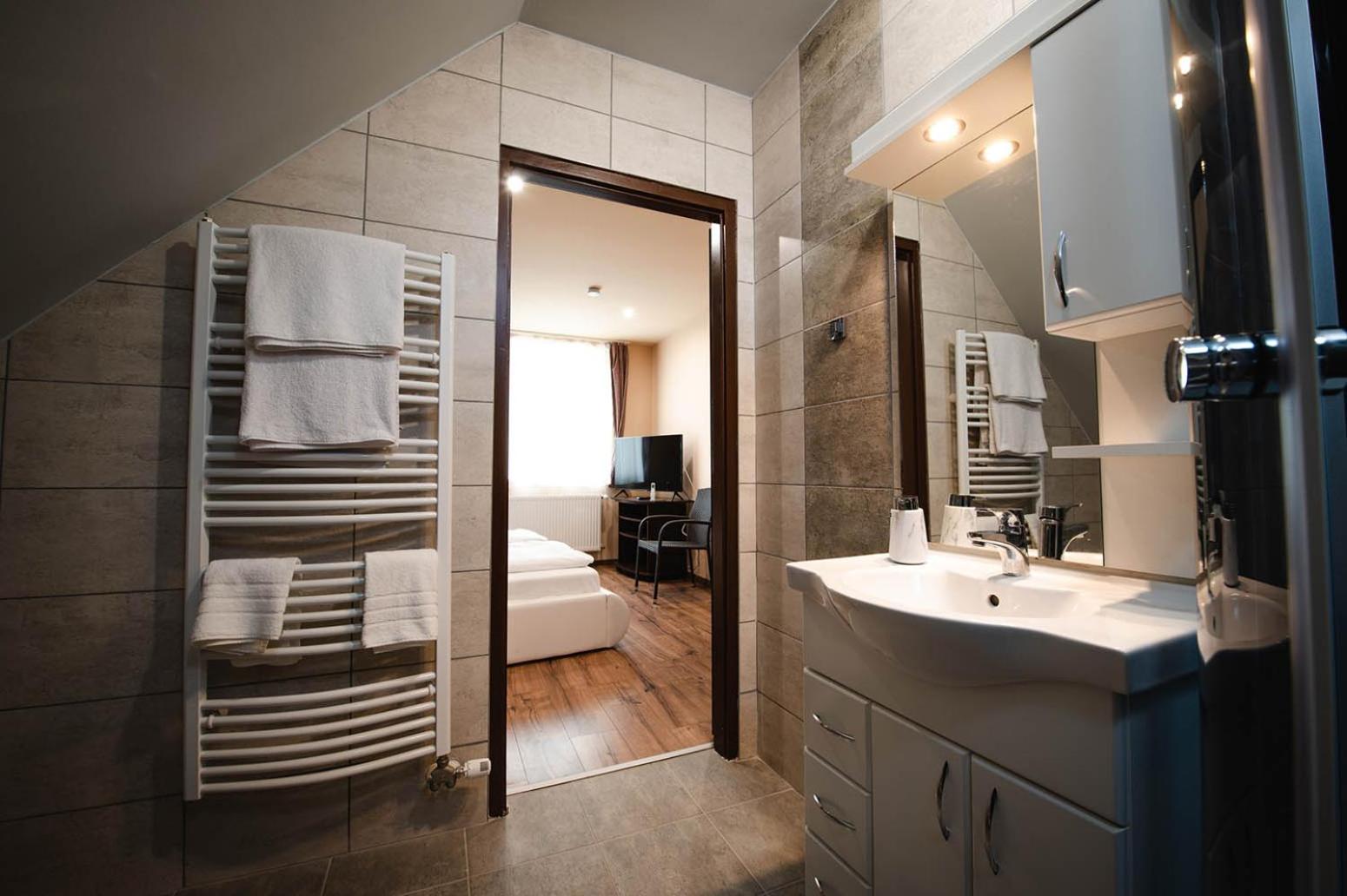 Videki Vendeghaz A Buekkben, Pezsgofuerdovel. Apartment Kirald ภายนอก รูปภาพ